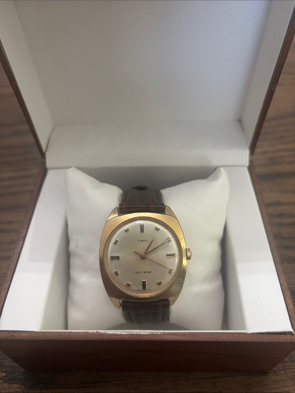 Vintage 1970 Timex Self-Wind Watch – 36mm